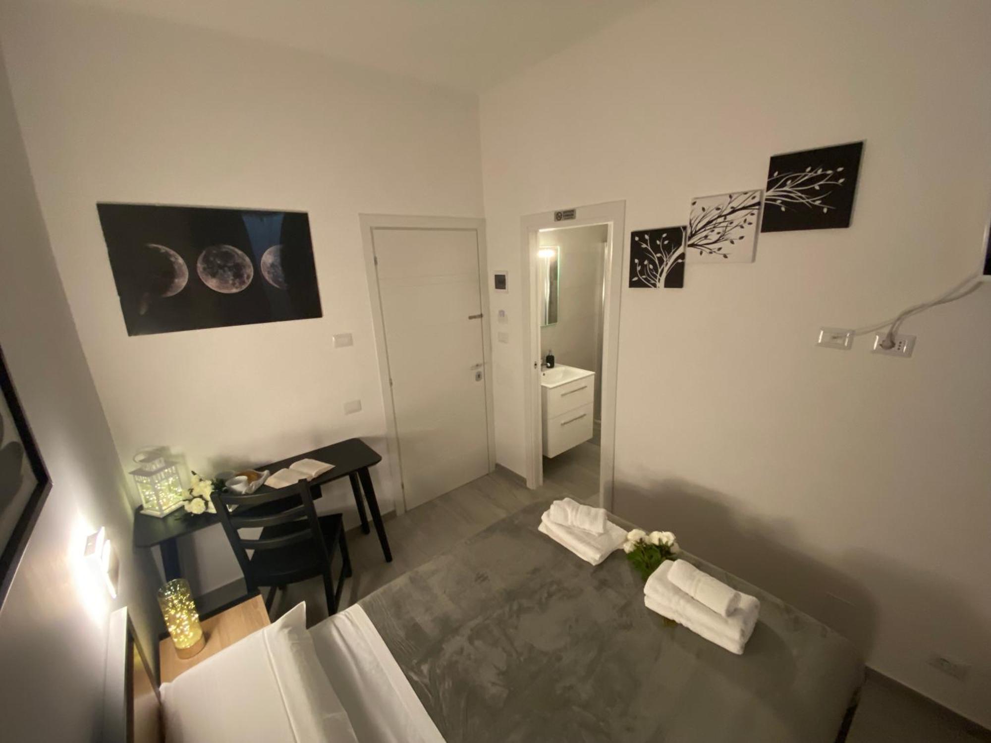 Gasthof Roma Guesthouse Affittacamere Centro Citta' Softrooms-Metro' A 1 Metro *