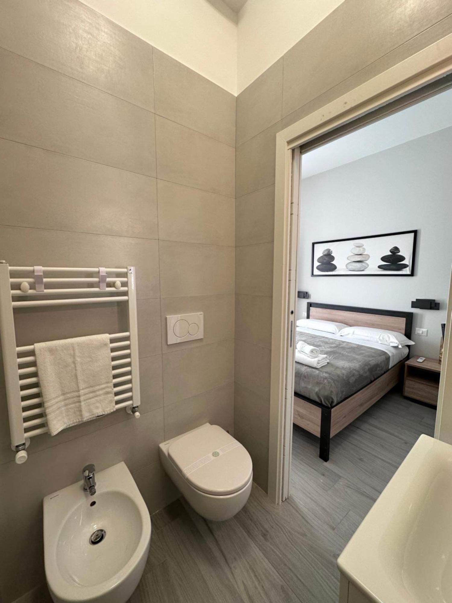 Roma Guesthouse Affittacamere Centro Citta' Softrooms-Metro' A 1 Metro *