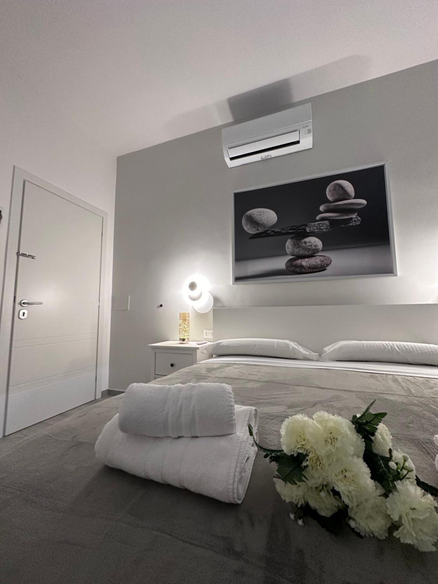 Roma Guesthouse Affittacamere Centro Citta' Softrooms-Metro' A 1 Metro *