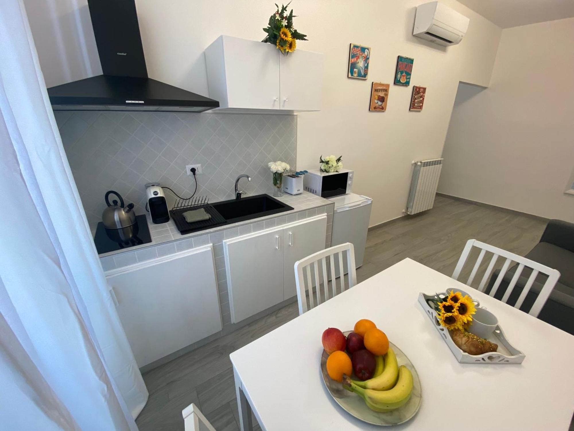 Gasthof Roma Guesthouse Affittacamere Centro Citta' Softrooms-Metro' A 1 Metro