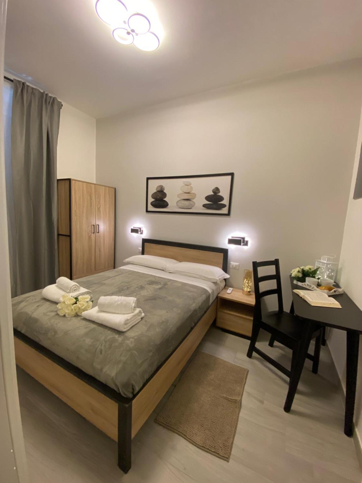 Roma Guesthouse Affittacamere Centro Citta' Softrooms-Metro' A 1 Metro * Rom