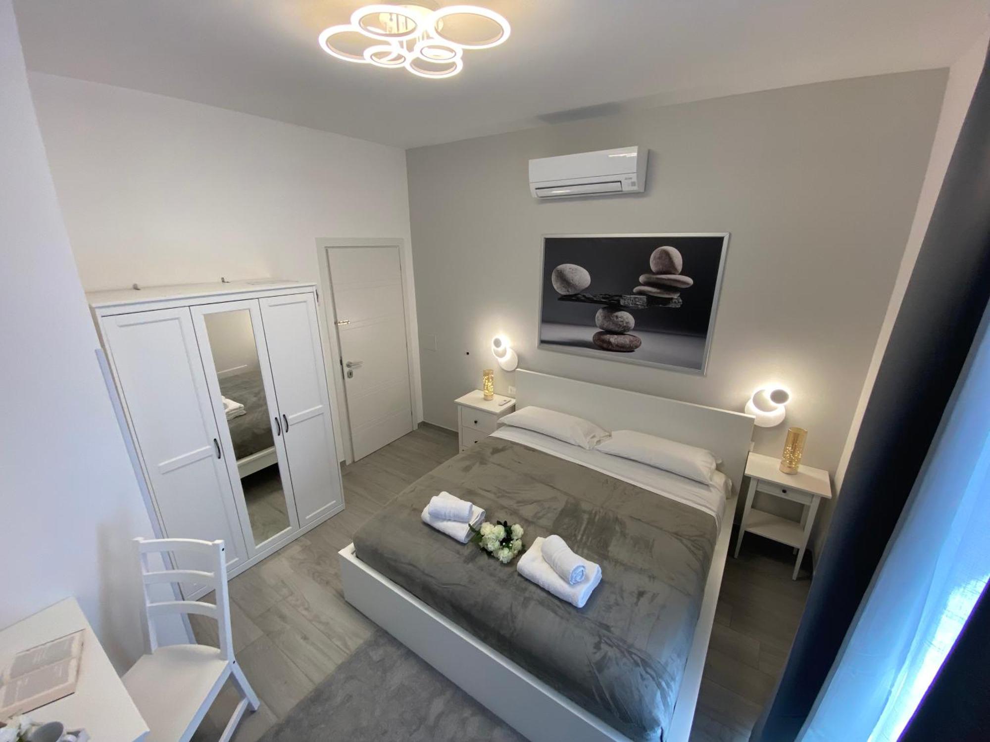Gasthof Roma Guesthouse Affittacamere Centro Citta' Softrooms-Metro' A 1 Metro *